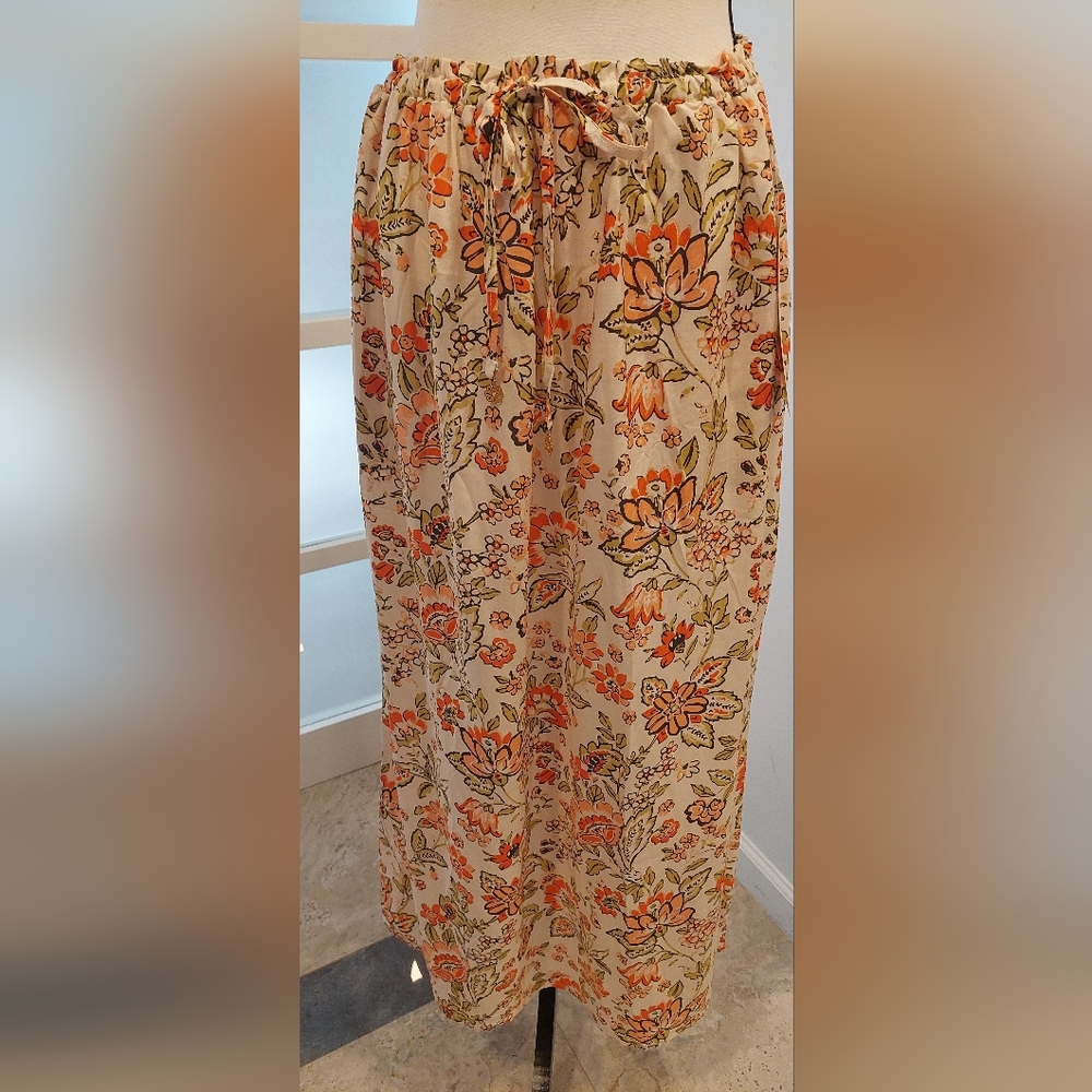 Chic Floral Midi Skirt in Cream and Orange